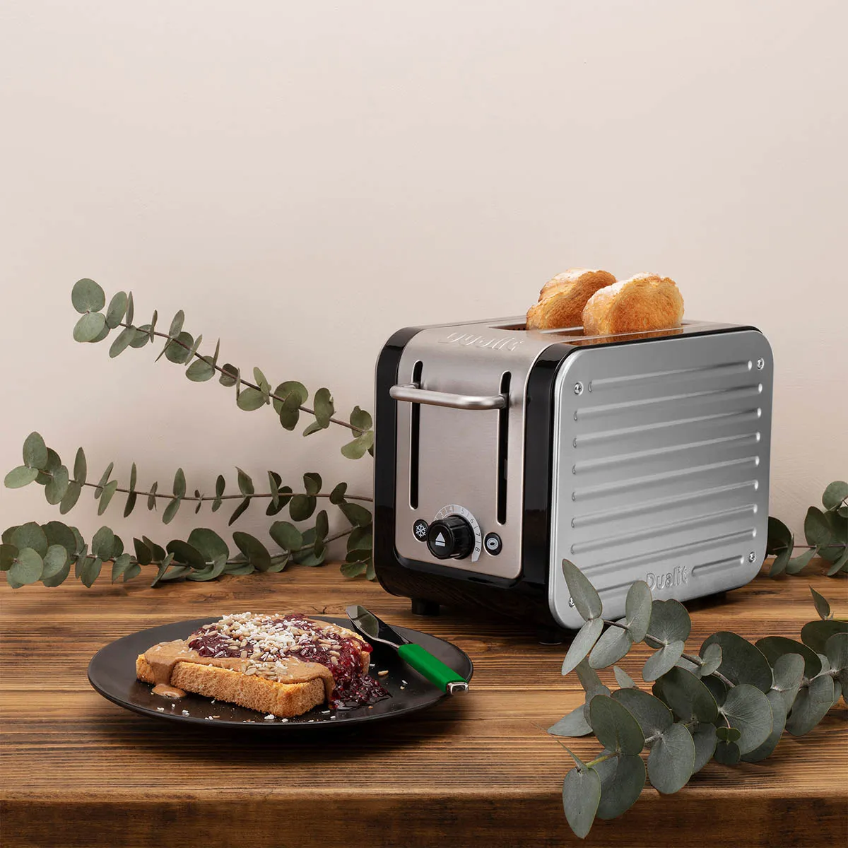 Architect 2-Slot Toaster in Black & Brushed Stainless Steel